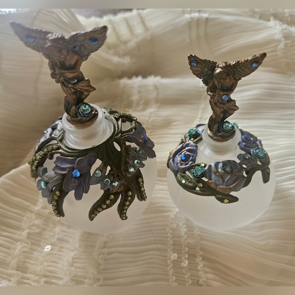 Vintage Cherub Perfume Bottles 💙